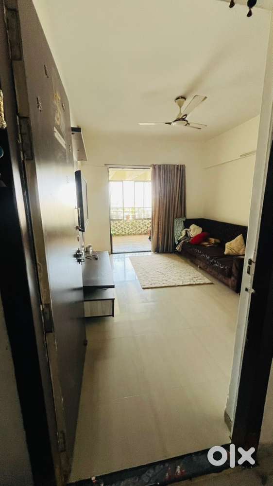 2bhk semi furnished top floor property