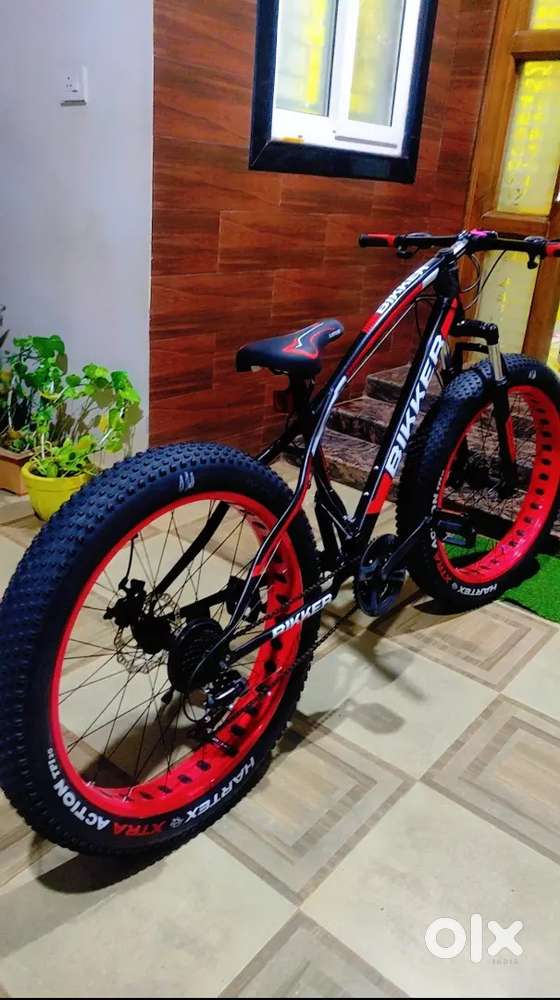 BIKKER FAT BIKE ONLY 1 MONTH OLD NOT USED SINCE BUYED