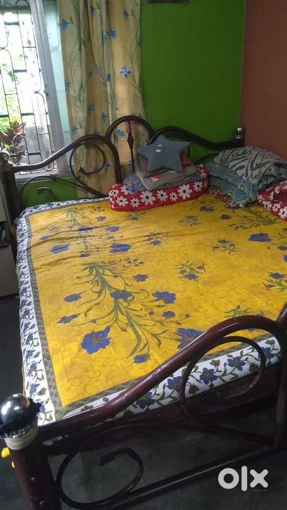 Iron bed selling