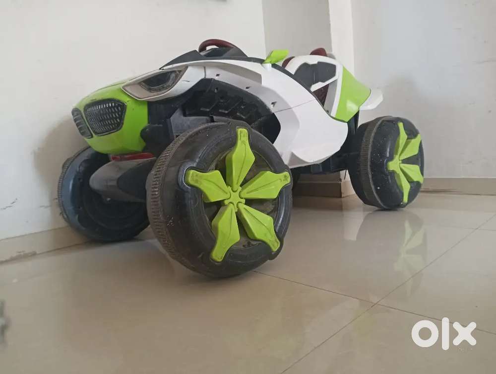 Battery car for children. 4 wheel Drive, Remote & Manul  oparated.