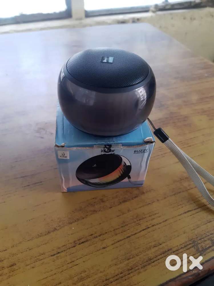 Bluetooth speaker,achual price 2500