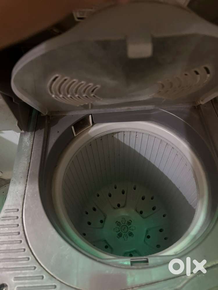 LG Semi Automatic Washing Maching 10.5kg - Excellent Condition3500 rs