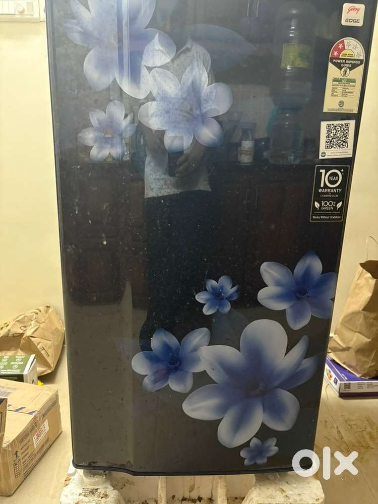 Less than 1 year old 180 L single door. Ideal for small family