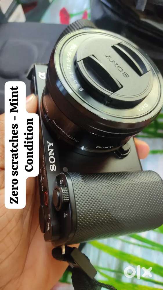 Sony ZV E10 Mirrorless/ BOKEH lens (75mm 1.2) Sd card Camera bag