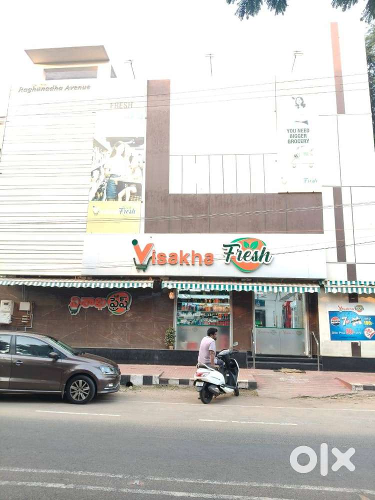 3 floors commercial  building with internal Lift for Rent