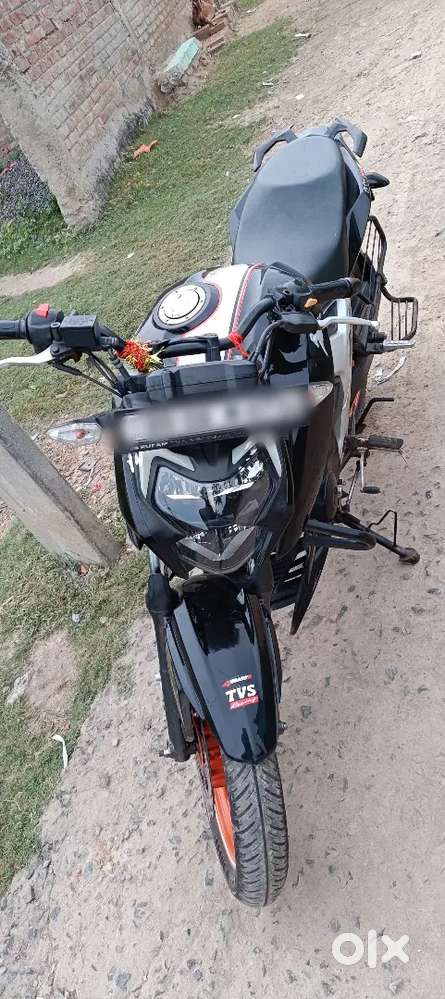 BS6 Apache 160 4v  Singal hand bike