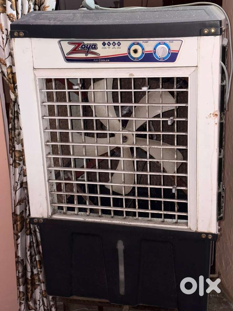 Cooler in good condition just like new with stand
