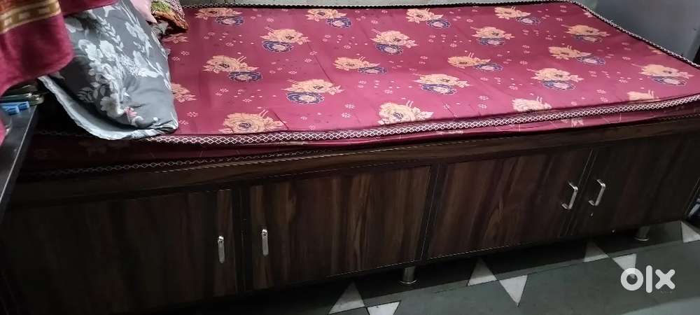 5 feet single Bed and 5 feet Almira 1 years old