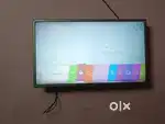 LG 32 INCH SMART TV