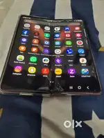 Samsungfold 2 all OK all genuine  with box & charger 95% open hota hai