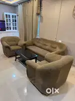 Comfy 5-Seater Sofa Set in Excellent Condition – Must See!