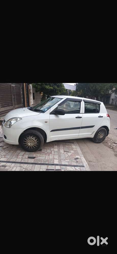 Maruti Suzuki Swift 2010 Petrol Well Maintained