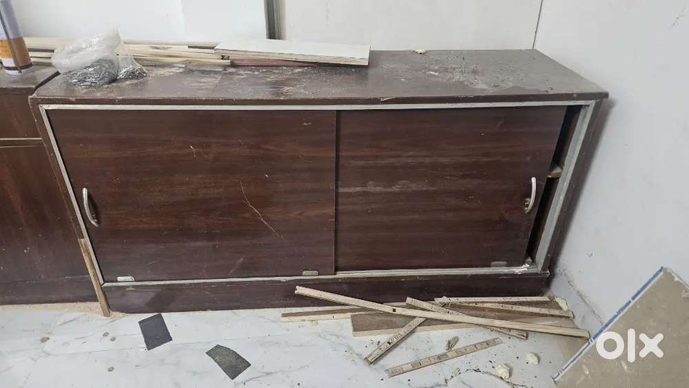 Well condition table for sale