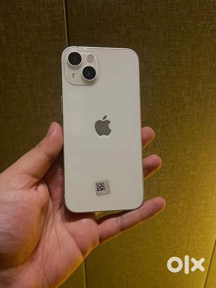 Selling my 4 months old I phone 13 in white colour Need urgent money