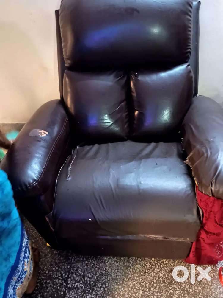 Recliner chairs