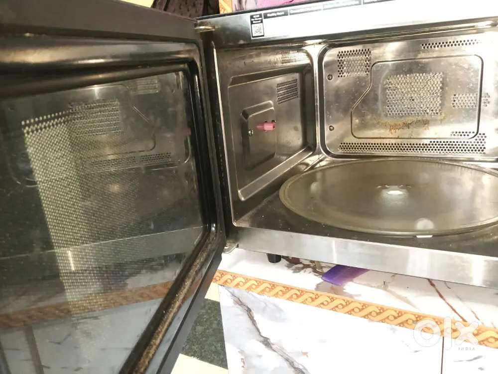 Microwave .