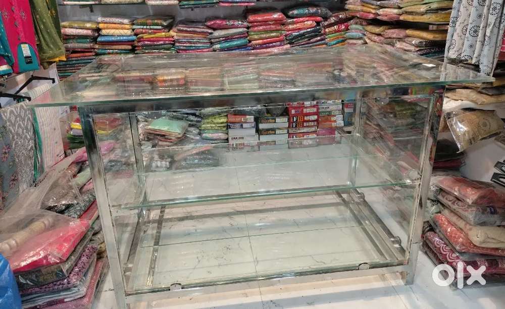 Steel & Glass Garment Display Counter – 5ft x 3ft