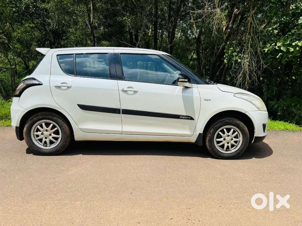 Maruti Suzuki Swift 2012 Petrol 127000 Km Driven