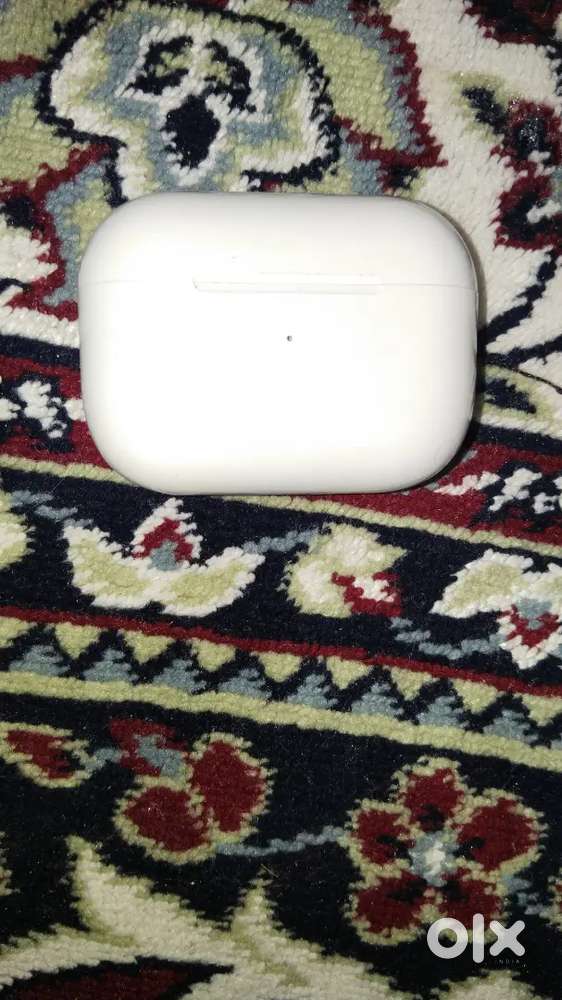 URGENT SELL BUDS FULLY WORKING CONDITION