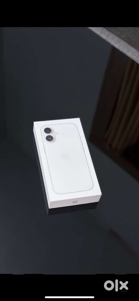 Iphone 16 white box piece