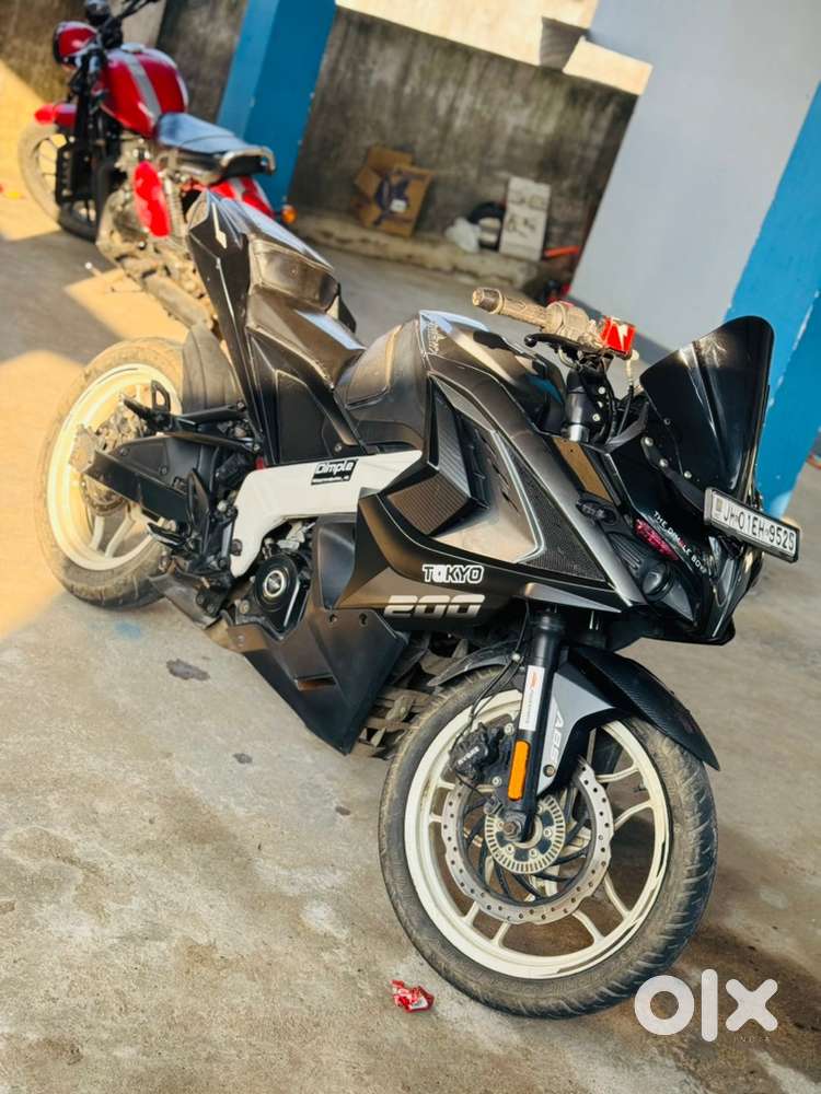 Rs 200 in top notch condition .