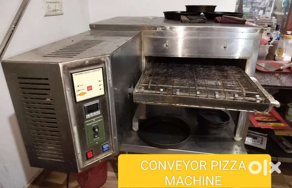 Pizza conveyor machine