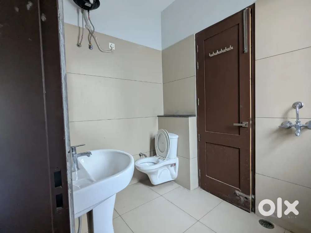 3bhk fully furnished 1st floor available