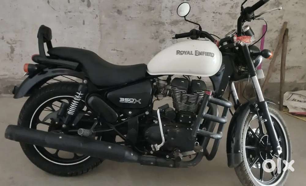 Royal Enfield Thunderbird 350X White and Black colour
