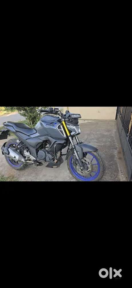 Yamaha FZs v4