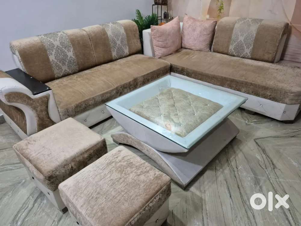 L shape sofa set with center table