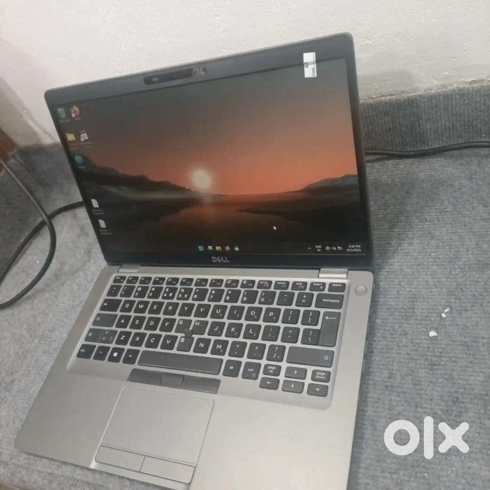 DELL Intel Core i5 10 th Gen* 
8 GB Ram 
256 GB SSD Nvme 
14Screen