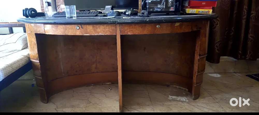 Office table for sale