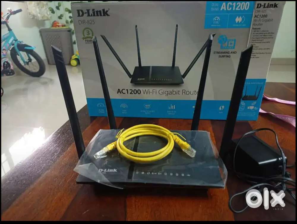 Unused D-DIR-825 High Speed 1200Mbps Dual Band Wi-Fi Router 