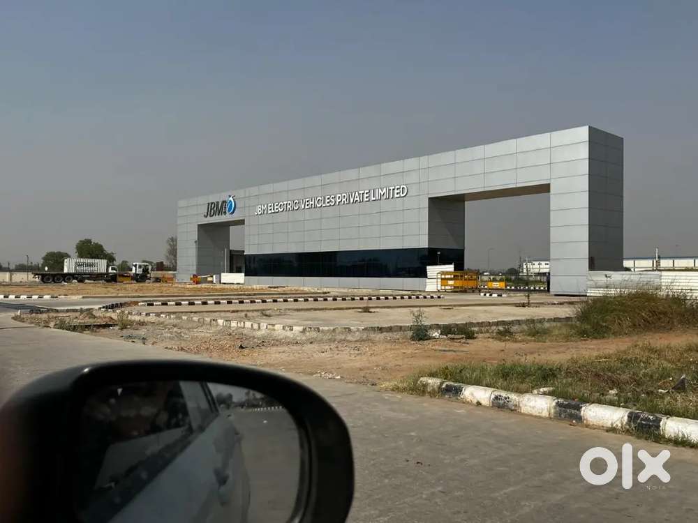 saste rate pe highway pe plot