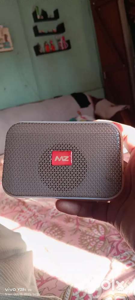 I am selling a speaker .