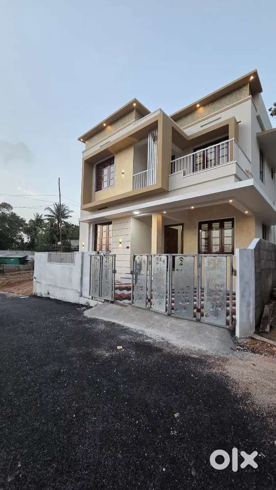 Mannanthala maruthoor Mc road near house 3bhk 80% loan available