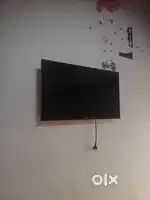 Mi tv 32 inch tv ka display mein carbon a gaya hai