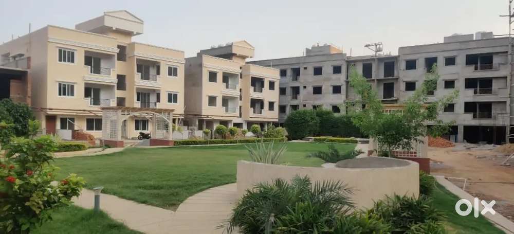 2bhk flat in only 3 floors building, independent floors