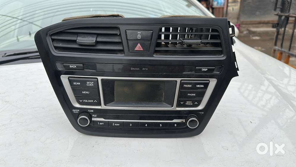 I20 elite stereo with frame and ac vents