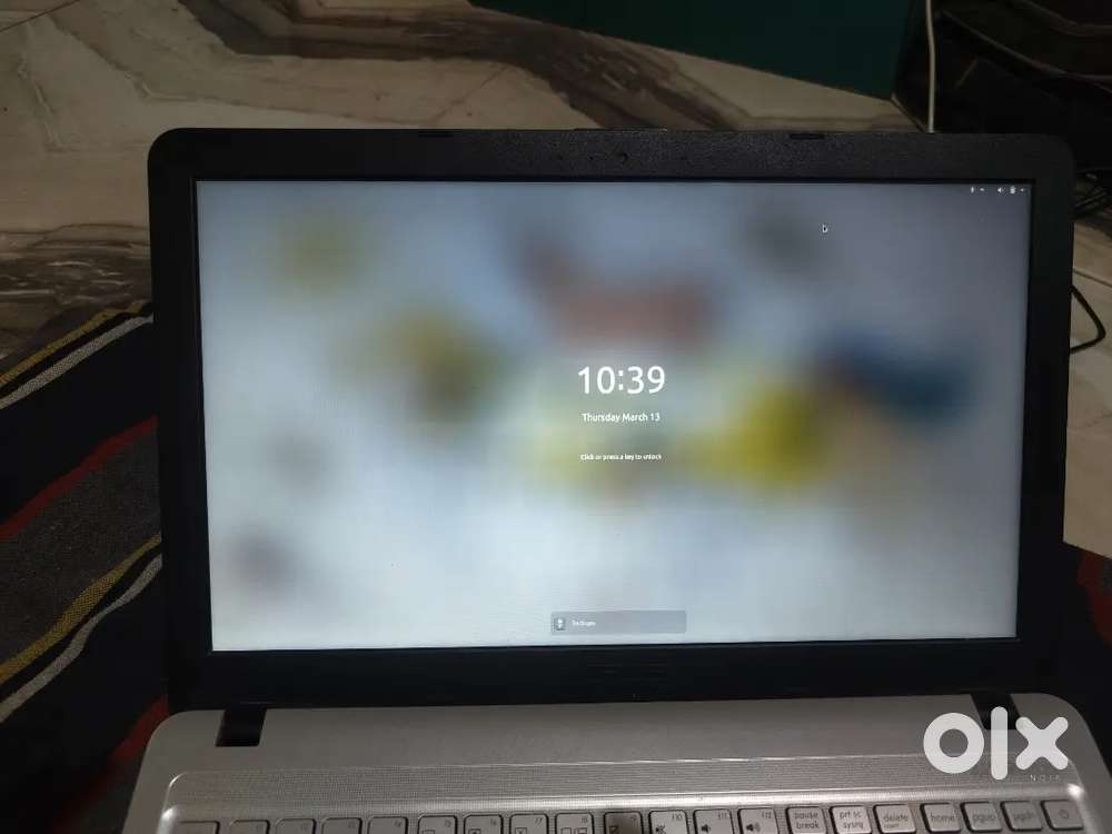 Asus vivobook 15 i5 (8gb ram / 512 gb ssd)