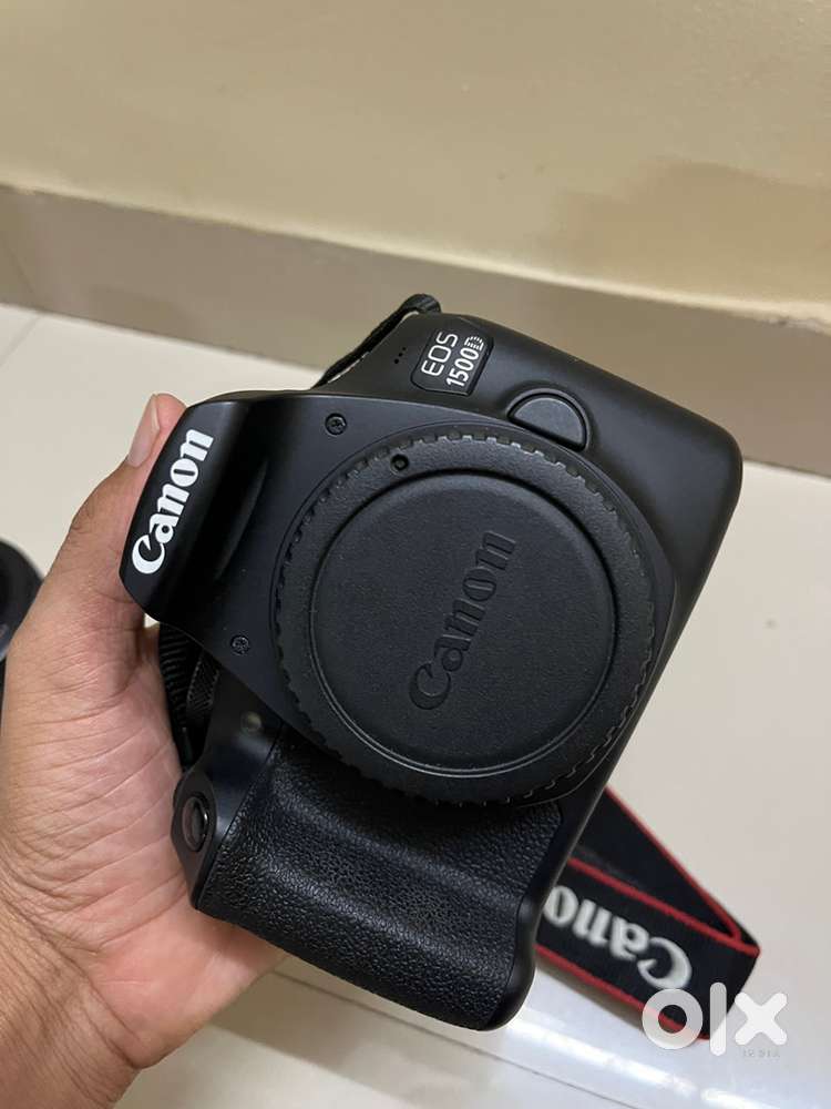 Canon 1500d camera with lens box