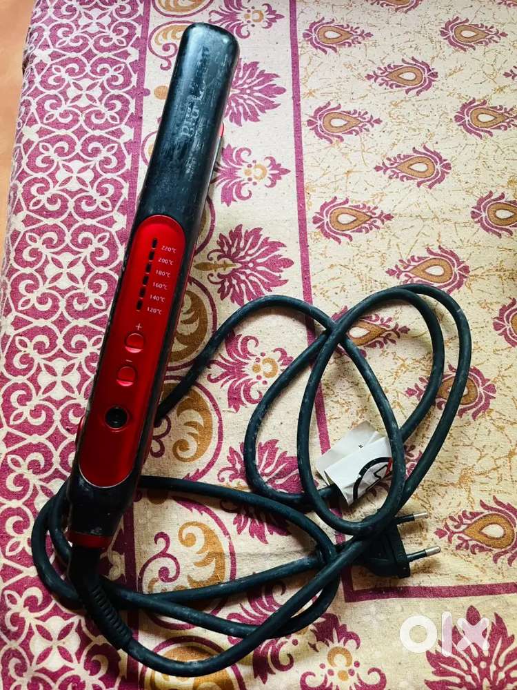 Hair straightener croma