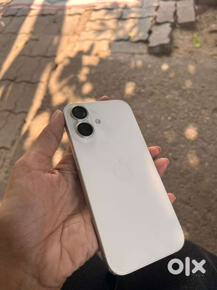 Iphone 16, 1year old (256gb) with white colour