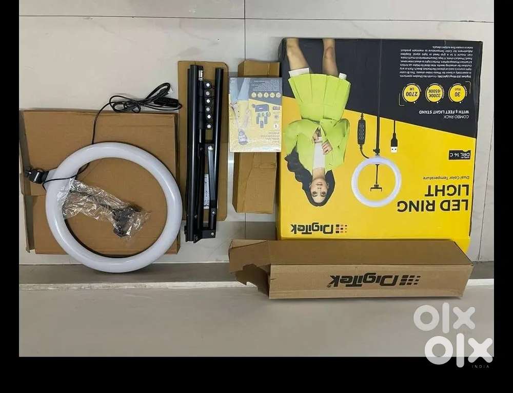 All-in-One Shooting Setup  Mic + Light + Stand + Screen – ₹4200