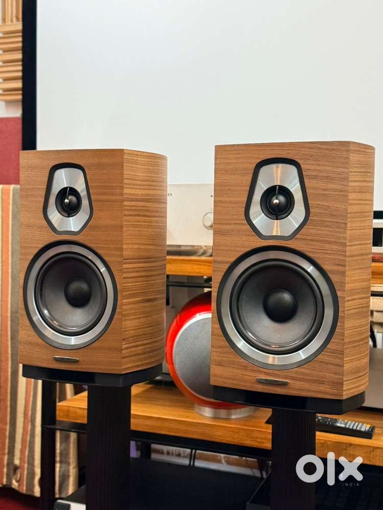 Sonus Faber Sonetto2 Speakers with SF sonetto Stands