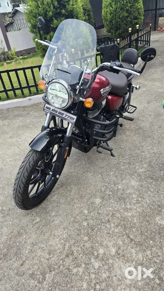 Royal Enfield Meteor 350 supernova red, 2025