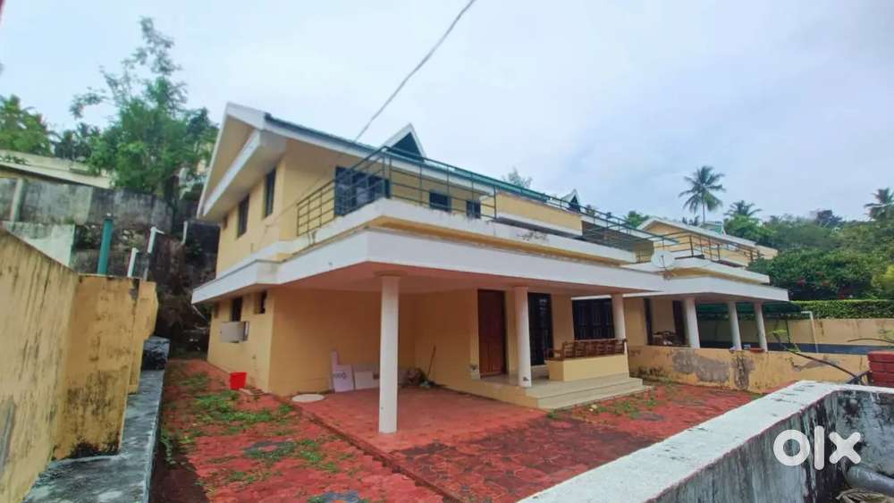 Vazhayila (Nr peroorkada) 2 storeyed villa like house available, 20000