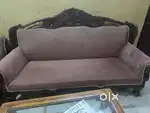 Wooden sofa 3+2 good condition sell karna hai