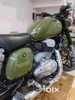 Jawa 42 glactic green colour
