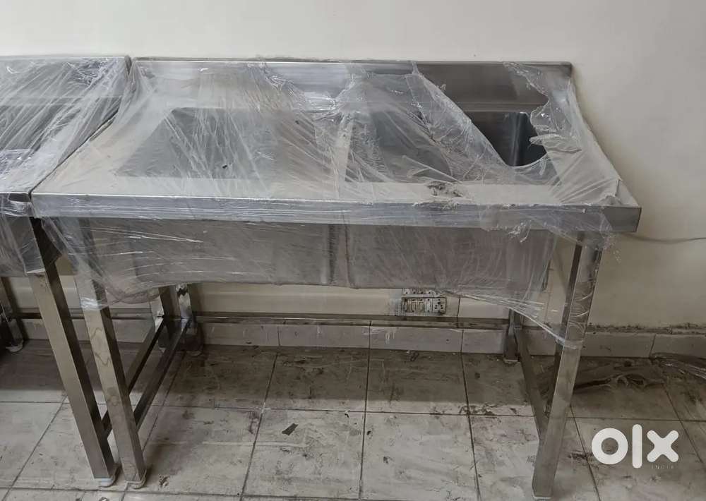 Twelve DAYS OLD COMMERCIAL DOUBLE SINK  UNUSED